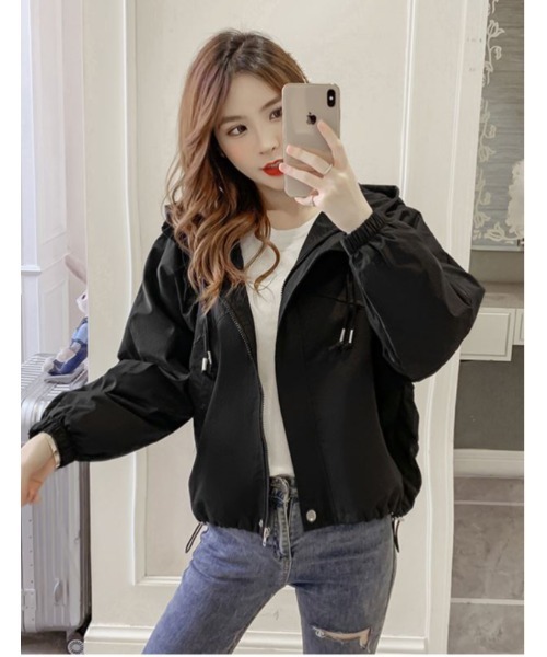 MAISON BREEZE（メゾンブリーズ）の「【MAISON BREEZE】ドローストリングデザイニングジップアップマウンテンパーカー KNF（マウンテンパーカー・レディース・ブラック/グレー/カーキ・FREE）」の9枚目の写真