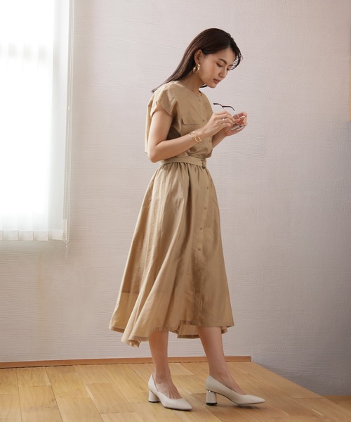 Emilyan（エミリアン）の「【テンセルリネン】タックフレアーシャツブラウス（シャツ/ブラウス・レディース・ブラック/ベージュ/オレンジ・9号）」の8枚目の写真