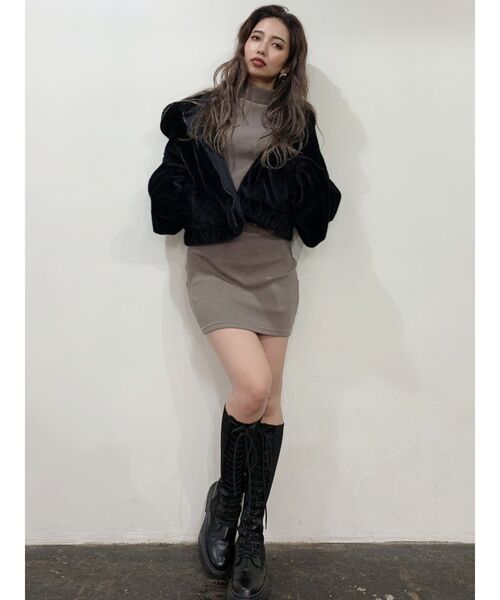 GYDA（ジェイダ）の「GOD LOVES UGLYエコファーショートフーディー（ブルゾン・レディース・ブラック/ベージュ/アイボリー・FREE）」の12枚目の写真