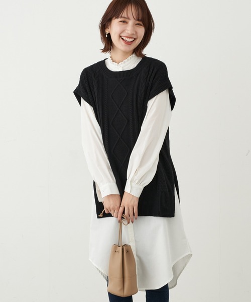 earth music&ecology（アースミュージックアンドエコロジー）の「SET2点ケーブルベスト+フリル衿シャツワンピース ＊（ワンピース・レディース・ライトグレー/モカ/ブラック・FREE）」の2枚目の写真