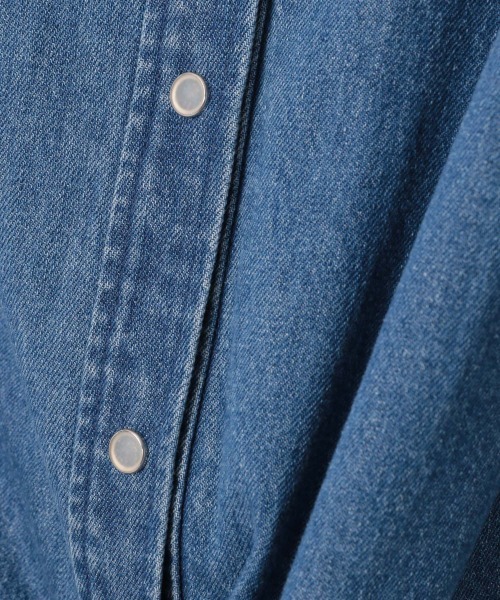 LOWRYS FARM(ローリーズファーム)の「BIGカラーデニムジャケシャツ 214822(シャツ/ブラウス・レディース・ブラック/ブルー・FREE)」の7枚目の写真