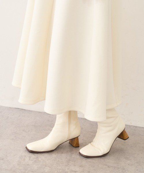 natural couture（ナチュラルクチュール）の「ふわもちラテAラインスカート（スカート・レディース・ブラック/アイボリー/グレイッシュベージュ/ピンクベージュ・FREE）」の7枚目の写真