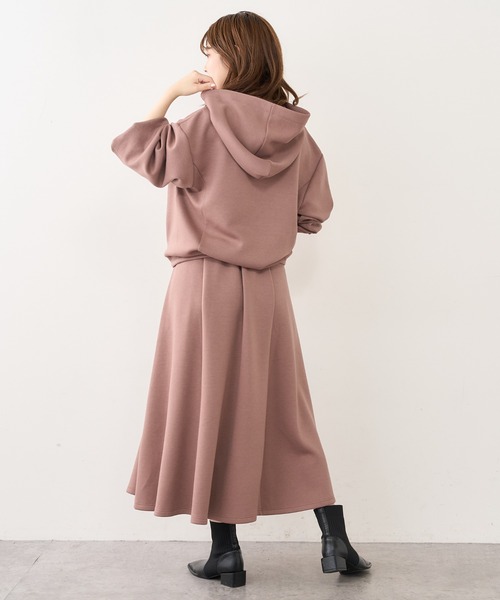 natural couture（ナチュラルクチュール）の「ふわもちラテAラインスカート（スカート・レディース・ブラック/アイボリー/グレイッシュベージュ/ピンクベージュ・FREE）」の15枚目の写真