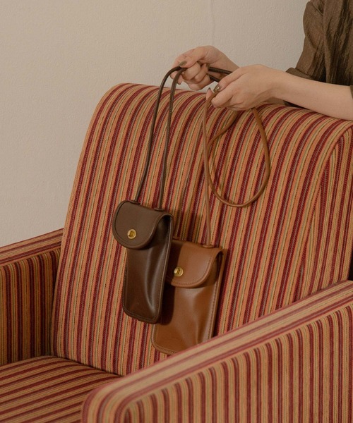 lawgy(ラウジー)の「mini twist shoulder bag(ショルダーバッグ・レディース・ブラウン/キャメル・FREE)」の12枚目の写真