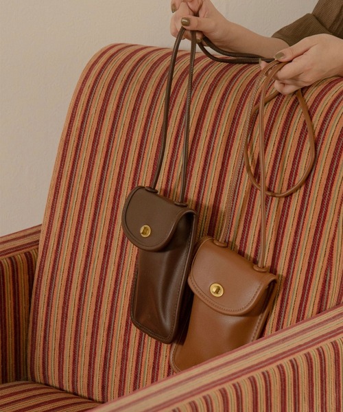 lawgy(ラウジー)の「mini twist shoulder bag(ショルダーバッグ・レディース・ブラウン/キャメル・FREE)」の9枚目の写真