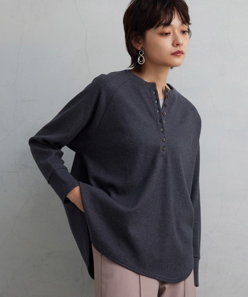 OMNES（オムネス）の「ウールタッチリブニットソーヘンリーネックプルオーバー（ニット/セーター・レディース・ベージュ/グレイッシュベージュ/チャコール・FREE）」の2枚目の写真