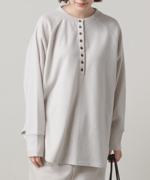 OMNES（オムネス）の「ウールタッチリブニットソーヘンリーネックプルオーバー（ニット/セーター・レディース・ベージュ/グレイッシュベージュ/チャコール・FREE）」の13枚目の写真