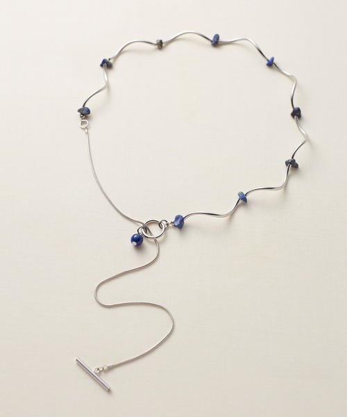 haco!（ハコ）の「【スザンヌさんコラボ】気分やコーデに合わせて付け方を変えて楽しめる ラピスラズリのネックレス by LOVE&PEACE PROJECT（ネックレス・レディース・ブルー・ONE SIZE）」の4枚目の写真