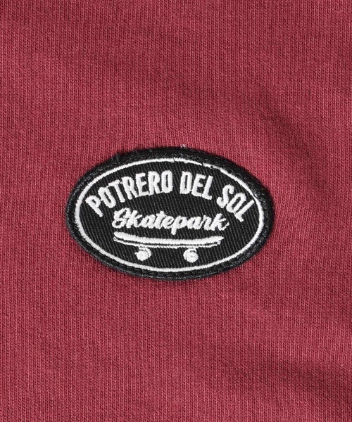 GLAZOS(グラソス)の「裏毛・ドロップショルダー刺繍ワッペンパーカー【セットアップ対応】(パーカー・キッズ・ブラック/エンジ/グレー・130cm/140cm/150cm/160cm/170cm)」の16枚目の写真