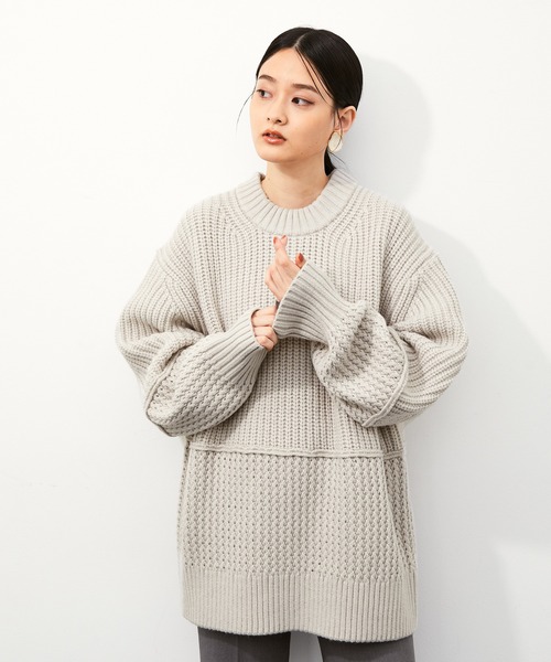 ADAM ET ROPE'(アダムエロペ)の「〈SHARE CLOSETシリーズ〉スイッチパターンニットプルオーバー(ニット/セーター・レディース・ライトグレー/ブラック・FREE)」の2枚目の写真