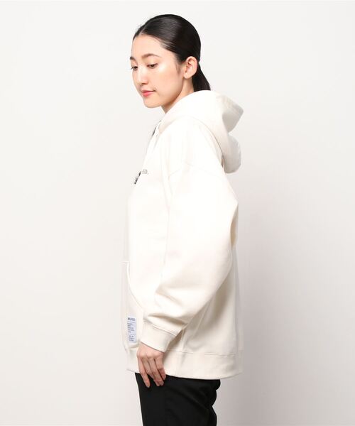 MILKFED.（ミルクフェド）の「BASIC STENCIL SWEAT HOODIE（パーカー・レディース・オフホワイト/ブラック/チャコール/ベージュ/ライトグリーン/ネイビー・M/L）」の22枚目の写真