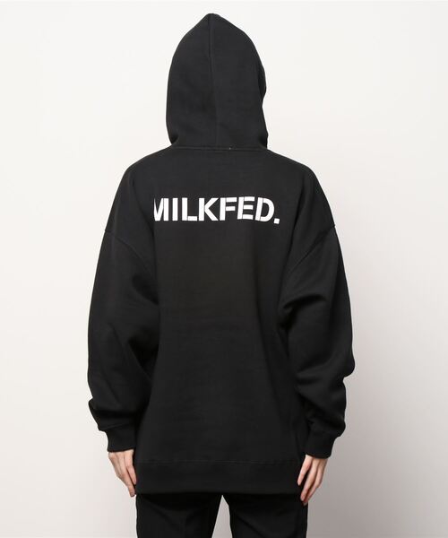 MILKFED.（ミルクフェド）の「BASIC STENCIL SWEAT HOODIE（パーカー・レディース・オフホワイト/ブラック/チャコール/ベージュ/ライトグリーン/ネイビー・M/L）」の17枚目の写真