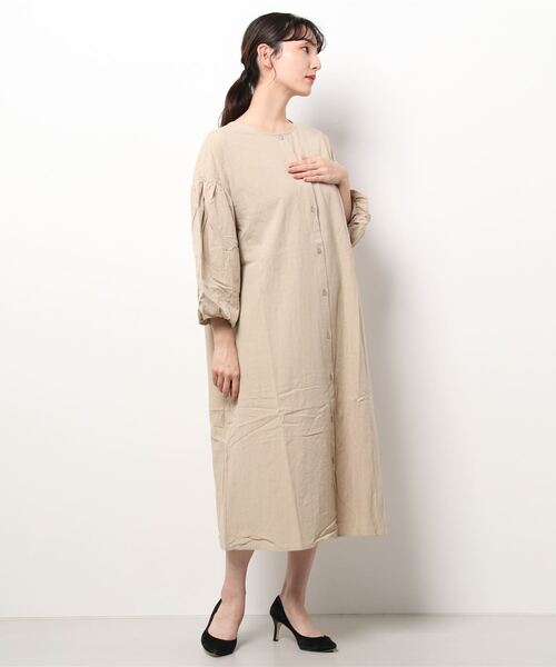 Samansa Mos2 blue（サマンサモスモスブルー）の「袖ボリュームワンピース（ワンピース・レディース・ブラック/イエロー/ライトベージュ・ﾌﾘ-）」の6枚目の写真