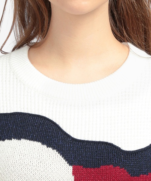 TOMMY HILFIGER（トミーヒルフィガー）の「モーションフラッグセーター（ニット/セーター・レディース・ホワイト・MEDIUM/SMALL/X-SMALL）」の5枚目の写真