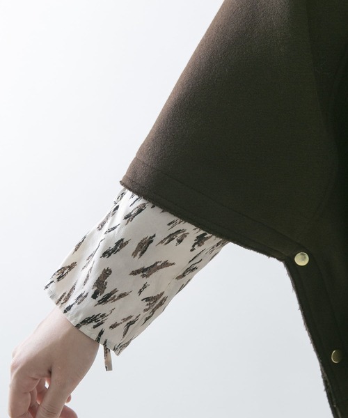 URBAN RESEARCH ROSSO WOMEN（アーバンリサーチ　ロッソ）の「ポンチョコート（その他アウター・レディース・ブラック/ブラウン・FREE）」の17枚目の写真