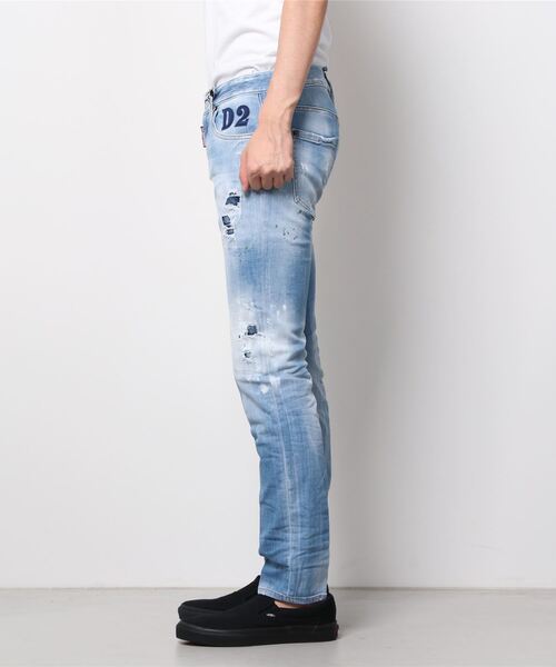 DSQUARED2(ディースクエアード)の「PANTS 5 POCKETS /ANNIVERSARY SUPER LOW JEAN /D2 ANNIV. BUMSTER /LIGHT WASH 1 /0211(デニムパンツ・メンズ・インディゴブルー・44/46/48/42)」の2枚目の写真