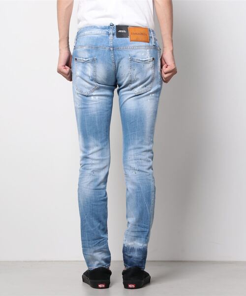 DSQUARED2(ディースクエアード)の「PANTS 5 POCKETS /ANNIVERSARY SUPER LOW JEAN /D2 ANNIV. BUMSTER /LIGHT WASH 1 /0211(デニムパンツ・メンズ・インディゴブルー・44/46/48/42)」の3枚目の写真