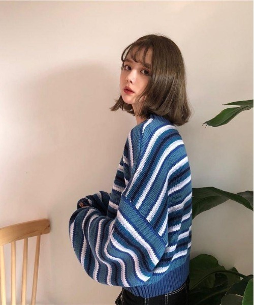 SONA（ソナ）の「SONYUNARA 英文刺繍ボーダールーズフィットニット（ニット/セーター・レディース・ブルー・FREE）」の6枚目の写真