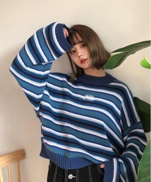 SONA（ソナ）の「SONYUNARA 英文刺繍ボーダールーズフィットニット（ニット/セーター・レディース・ブルー・FREE）」の7枚目の写真