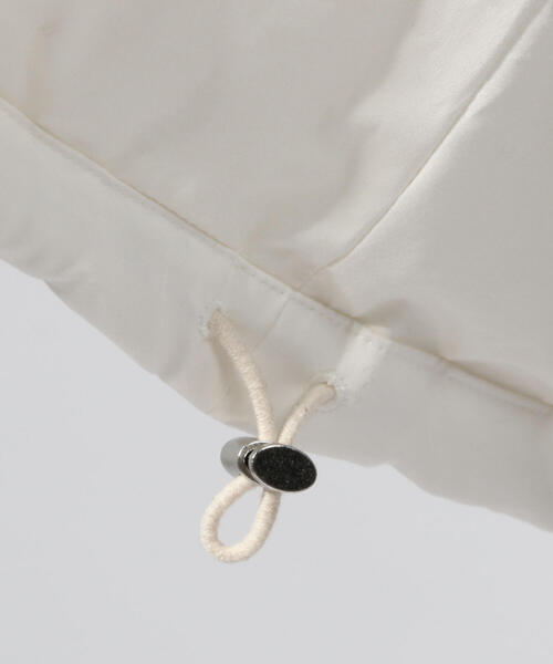 TOMORROWLAND (トゥモローランド)の「コットンピーチ ダウンベスト(ダウンベスト・メンズ・ホワイト/ベージュ・46)」の14枚目の写真