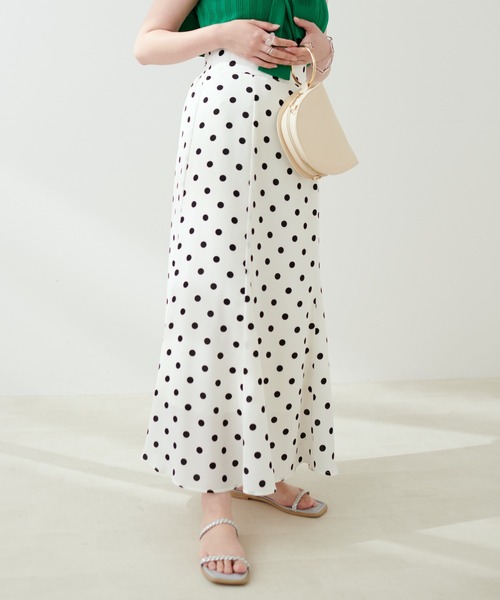 natural couture（ナチュラルクチュール）の「WEB限定カラー有り/osono長さ変えれるレトロドットスカート（スカート・レディース・ブラック/ブラウン/オフホワイト・FREE）」の2枚目の写真