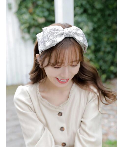Areeam（アリーム）の「ボタニカル柄リボンカチューシャ（カチューシャ・レディース・オフホワイト/ブルー・FREE）」の5枚目の写真