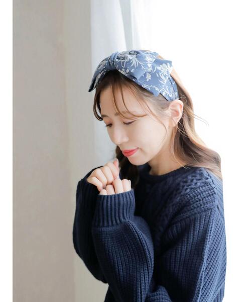 Areeam（アリーム）の「ボタニカル柄リボンカチューシャ（カチューシャ・レディース・オフホワイト/ブルー・FREE）」の7枚目の写真