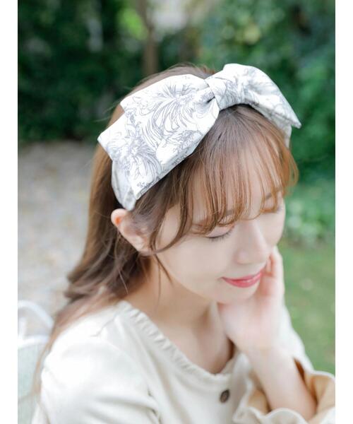 Areeam（アリーム）の「ボタニカル柄リボンカチューシャ（カチューシャ・レディース・オフホワイト/ブルー・FREE）」の2枚目の写真