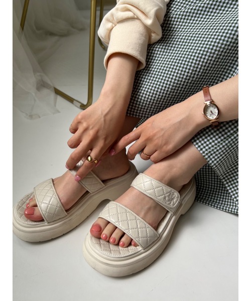 JUMELLE(ジュメロ)の「刺繍キルトサンダル(サンダル・レディース・アイボリー・SMALL/MEDIUM)」の14枚目の写真