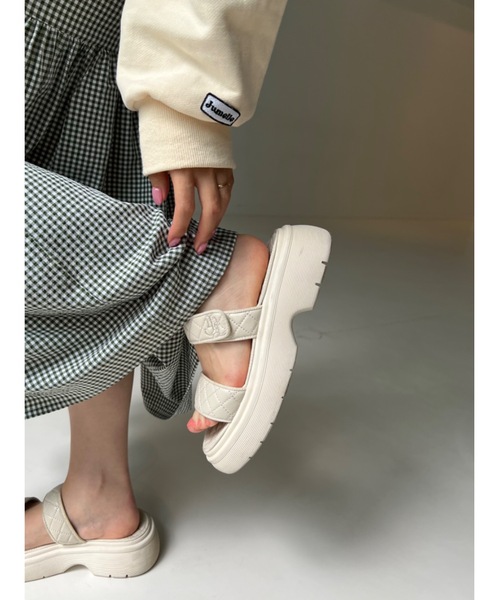 JUMELLE(ジュメロ)の「刺繍キルトサンダル(サンダル・レディース・アイボリー・SMALL/MEDIUM)」の15枚目の写真