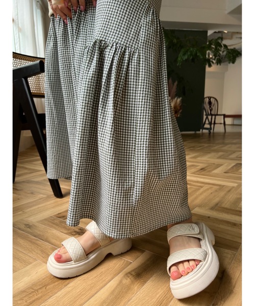 JUMELLE(ジュメロ)の「刺繍キルトサンダル(サンダル・レディース・アイボリー・SMALL/MEDIUM)」の16枚目の写真