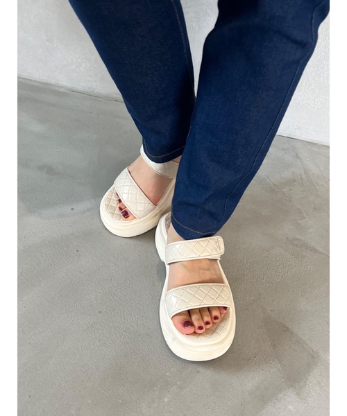 JUMELLE(ジュメロ)の「刺繍キルトサンダル(サンダル・レディース・アイボリー・SMALL/MEDIUM)」の10枚目の写真