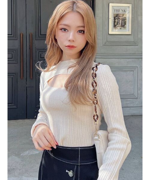 RESEXXY（リゼクシー）の「バスト切り替え2WAYニットトップス（ニット/セーター・レディース・ブラック/ベージュ/ピンク/ブルー/アイボリー・FREE）」の2枚目の写真