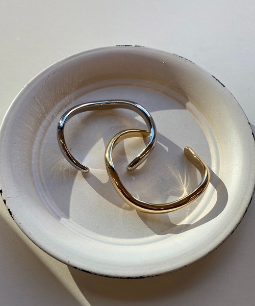 GOLDY（ゴールディ）の「【GOLDY/ゴールディ】カービーバングル（バングル/リストバンド・レディース・シルバー/ゴールド・FREE）」の3枚目の写真