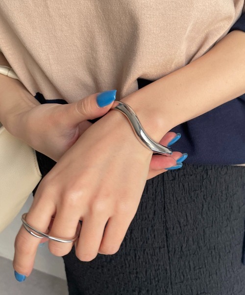 GOLDY（ゴールディ）の「【GOLDY/ゴールディ】カービーバングル（バングル/リストバンド・レディース・シルバー/ゴールド・FREE）」の8枚目の写真
