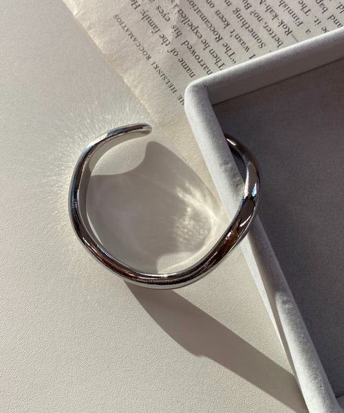 GOLDY（ゴールディ）の「【GOLDY/ゴールディ】カービーバングル（バングル/リストバンド・レディース・シルバー/ゴールド・FREE）」の7枚目の写真