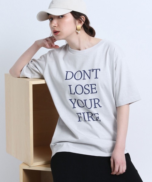 eL（エル）の「【eL】MadeinJapan Logo TEE/281513（Tシャツ/カットソー・レディース・ライトグレー/ブラウン・FREE）」の2枚目の写真