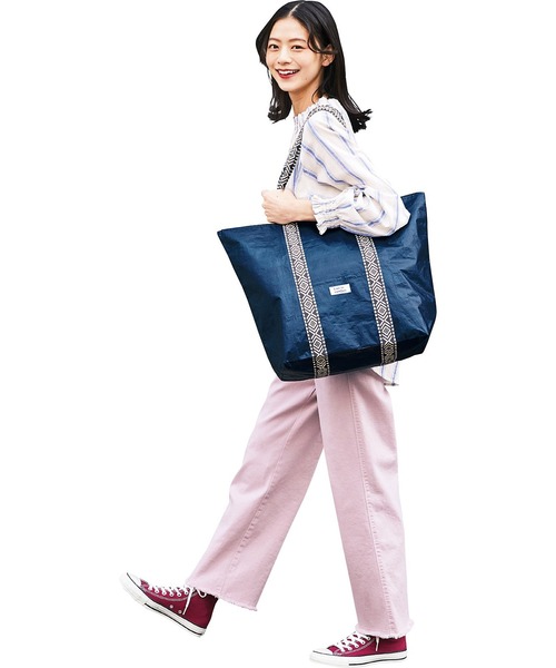 Live in comfort（リブインコンフォート）の「リブ　イン　コンフォート　軽さがうれしい！気兼ねなく使える撥水ＢＩＧトートバッグ（トートバッグ・レディース・ブラック/ベージュ/ネイビー・ONE SIZE）」の8枚目の写真