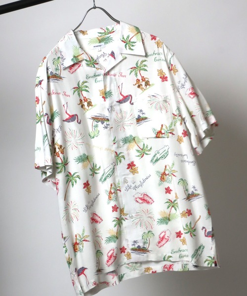 Salong hameu（サロン ハミュー）の「無地・総柄レーヨンアロハシャツ メンズ レディース/半袖開襟シャツ（シャツ/ブラウス・メンズ・ホワイト/チャコールグレー/ライトグレー/ブラック/ブルー/ホワイト系その他/グレイッシュベージュ/ブラック系その他/ブラック系その他2/ブラック系その他3/ブラック系その他4/ブラック系その他5/ブラック系その他6/ホワイト系その他2/ブラウン系その他/グレー系その他/ブラック系その他7/ブラック系1/ブラック系2/ブラック系4/ブラック系3・LL/M/L/S）」の3枚目の写真