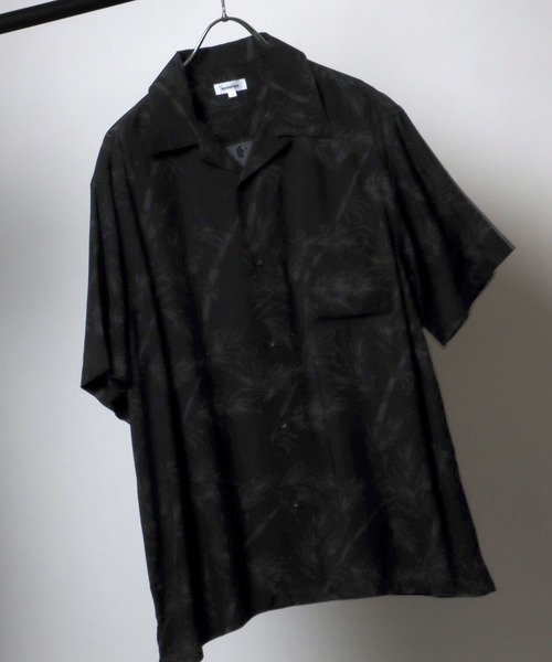 Salong hameu（サロン ハミュー）の「無地・総柄レーヨンアロハシャツ メンズ レディース/半袖開襟シャツ（シャツ/ブラウス・メンズ・ホワイト/チャコールグレー/ライトグレー/ブラック/ブルー/ホワイト系その他/グレイッシュベージュ/ブラック系その他/ブラック系その他2/ブラック系その他3/ブラック系その他4/ブラック系その他5/ブラック系その他6/ホワイト系その他2/ブラウン系その他/グレー系その他/ブラック系その他7/ブラック系1/ブラック系2/ブラック系4/ブラック系3・LL/M/L/S）」の6枚目の写真