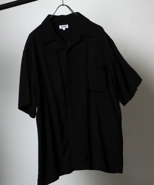 Salong hameu（サロン ハミュー）の「無地・総柄レーヨンアロハシャツ メンズ レディース/半袖開襟シャツ（シャツ/ブラウス・メンズ・ホワイト/チャコールグレー/ライトグレー/ブラック/ブルー/ホワイト系その他/グレイッシュベージュ/ブラック系その他/ブラック系その他2/ブラック系その他3/ブラック系その他4/ブラック系その他5/ブラック系その他6/ホワイト系その他2/ブラウン系その他/グレー系その他/ブラック系その他7/ブラック系1/ブラック系2/ブラック系4/ブラック系3・LL/M/L/S）」の5枚目の写真