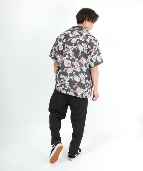 Salong hameu（サロン ハミュー）の「無地・総柄レーヨンアロハシャツ メンズ レディース/半袖開襟シャツ（シャツ/ブラウス・メンズ・ホワイト/チャコールグレー/ライトグレー/ブラック/ブルー/ホワイト系その他/グレイッシュベージュ/ブラック系その他/ブラック系その他2/ブラック系その他3/ブラック系その他4/ブラック系その他5/ブラック系その他6/ホワイト系その他2/ブラウン系その他/グレー系その他/ブラック系その他7/ブラック系1/ブラック系2/ブラック系4/ブラック系3・LL/M/L/S）」の22枚目の写真