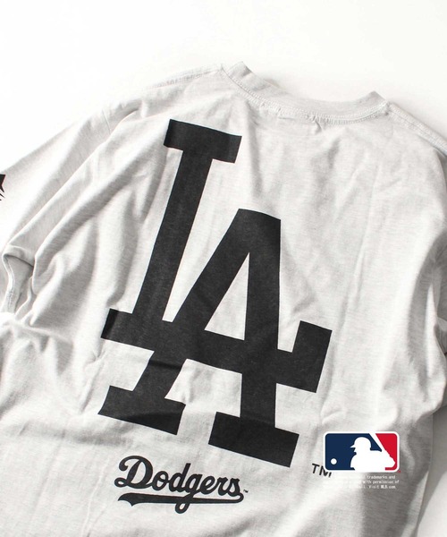 AVIREX（アヴィレックス）の「【WEB&DEPOT限定】MLB×AVIREXドジャース Tシャツ/Dodgers T-SHIRT（Tシャツ/カットソー・レディース・ライトグレー/ブラック/ダークグリーン・MEDIUM/LARGE/X-LARGE）」の2枚目の写真