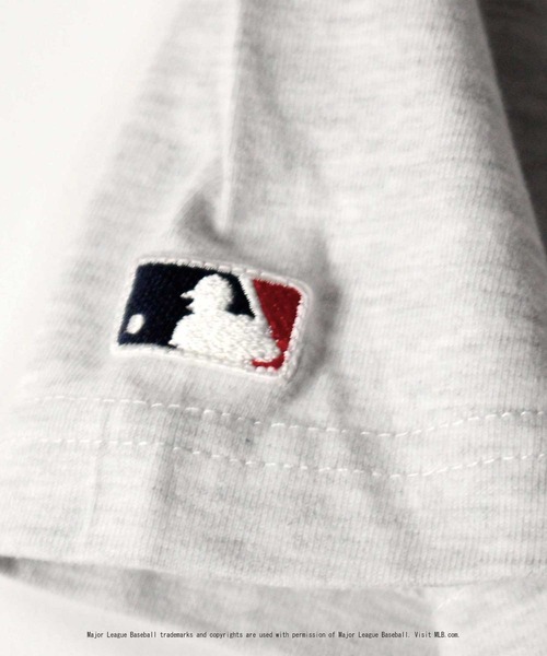 AVIREX（アヴィレックス）の「【WEB&DEPOT限定】MLB×AVIREXドジャース Tシャツ/Dodgers T-SHIRT（Tシャツ/カットソー・レディース・ライトグレー/ブラック/ダークグリーン・MEDIUM/LARGE/X-LARGE）」の5枚目の写真