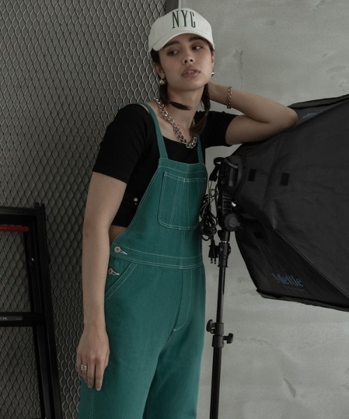 ROGER AND RAW（ロジャーアンドロウ）の「COLOR TWILL OVER ALL（サロペット/オーバーオール・レディース・ブラウン/ピンク/グリーン/アイボリー・MEDIUM）」の19枚目の写真