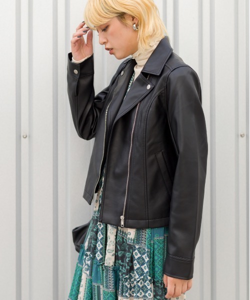 SpRay（スプレイ）の「エコレザーライダース（ライダースジャケット・レディース・ブラック/ブラウン/モカ/グレイッシュベージュ・FREE）」の15枚目の写真