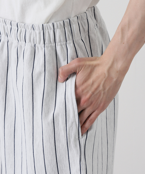 JOURNAL STANDARD(ジャーナルスタンダード)の「【YALE×JOURNAL STANDARD】別注トレーニングショーツ(その他パンツ・メンズ・グレー/ライトグレー・MEDIUM/LARGE)」の3枚目の写真