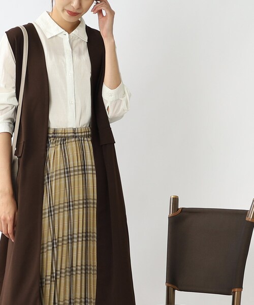 DRESKIP（ドレスキップ）の「◆異素材切り替えロングジレ（ベスト・レディース・ブルー/ブラック/ダークブラウン/サンドベージュ・00）」の2枚目の写真