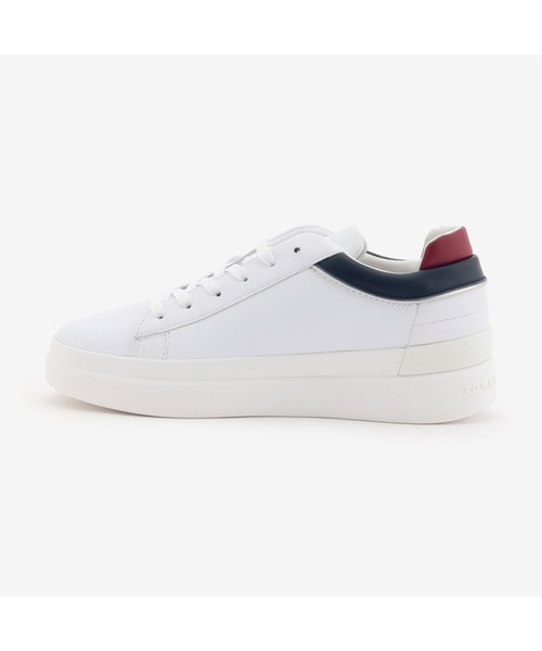 TOMMY HILFIGER（トミーヒルフィガー）の「フェミニンレザースニーカー（スニーカー・レディース・ホワイト・23cm/23.5cm/24cm）」の4枚目の写真