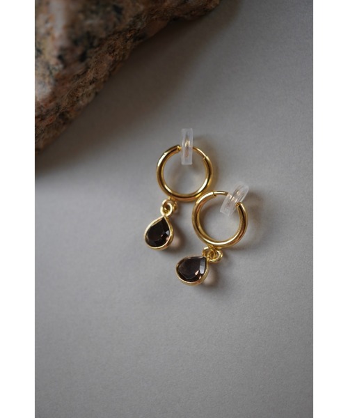 tone（トーン）の「【Agaro】No.232　天然石の一粒イヤリング(MA)（イヤリング・レディース・グレー/クリア/レッド/パープル/グリーン/レッド系その他/ブルー/ピンク/その他1/オレンジ/その他2/ブラック/その他3/グレー系1/レッド系・FREE）」の3枚目の写真